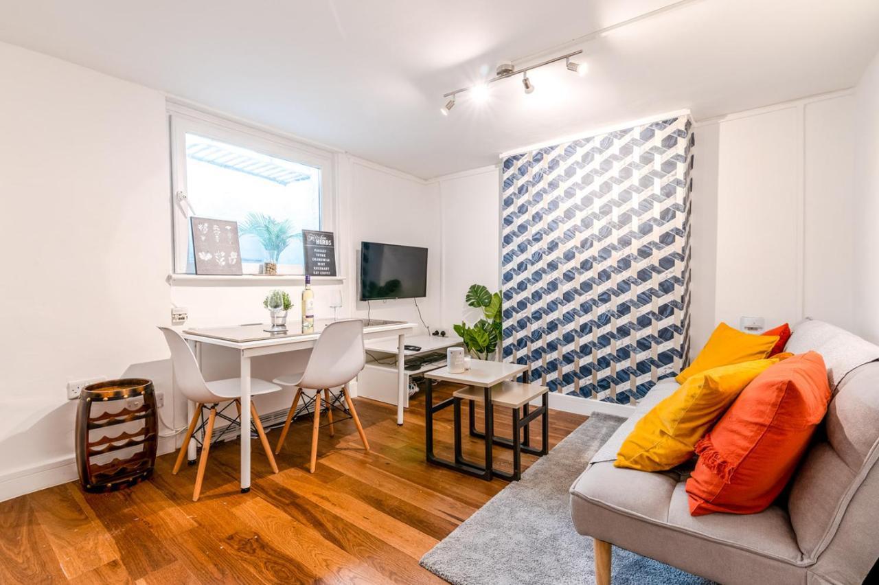 Modern One Bedroom Apartments In Hove Buitenkant foto