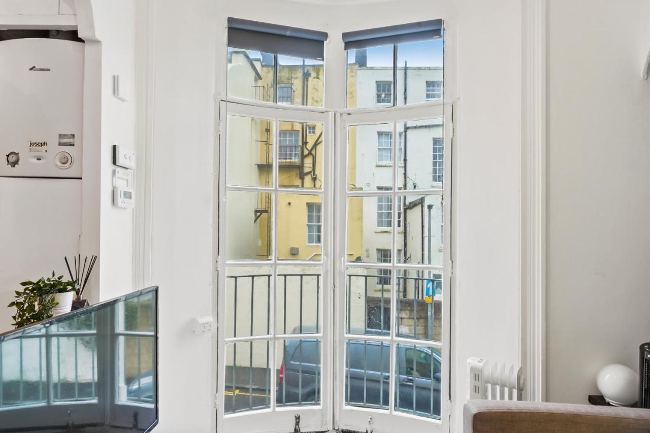 Modern One Bedroom Apartments In Hove Buitenkant foto