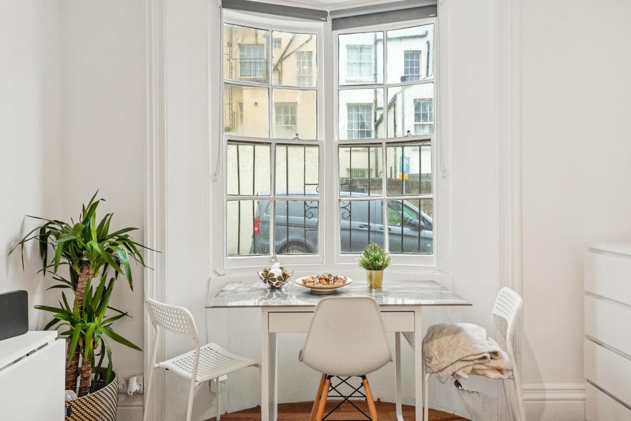 Modern One Bedroom Apartments In Hove Buitenkant foto